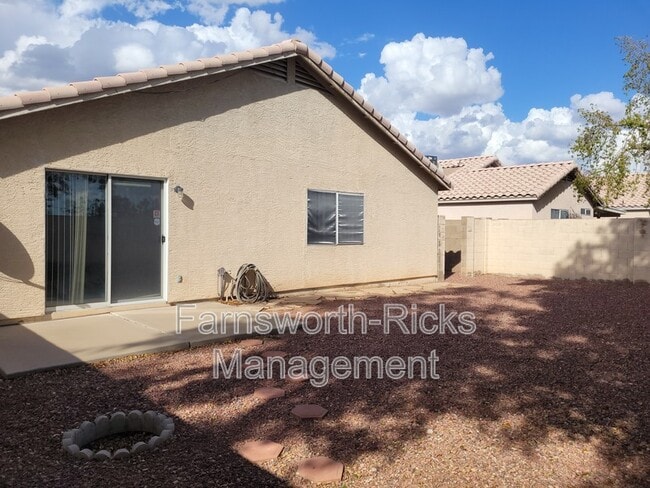 Building Photo - 5013 E Covina St