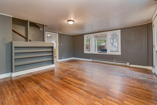 Building Photo - 861 Grand Ave