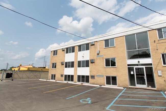 Building Photo - 20501 Schaefer Hwy