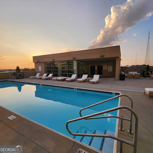 Building Photo - 1100 Howell Mill Rd NW