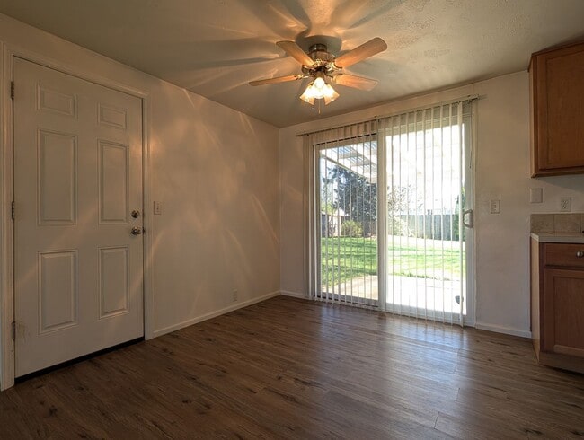 Building Photo - Great 3-Bed/1-Bath Home In Santa Clara Area!