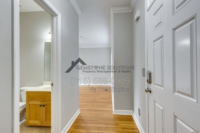 Building Photo - 1012 McKenna Dr