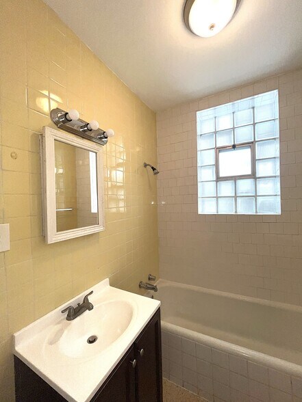 Building Photo - 5243 Bancroft Ave