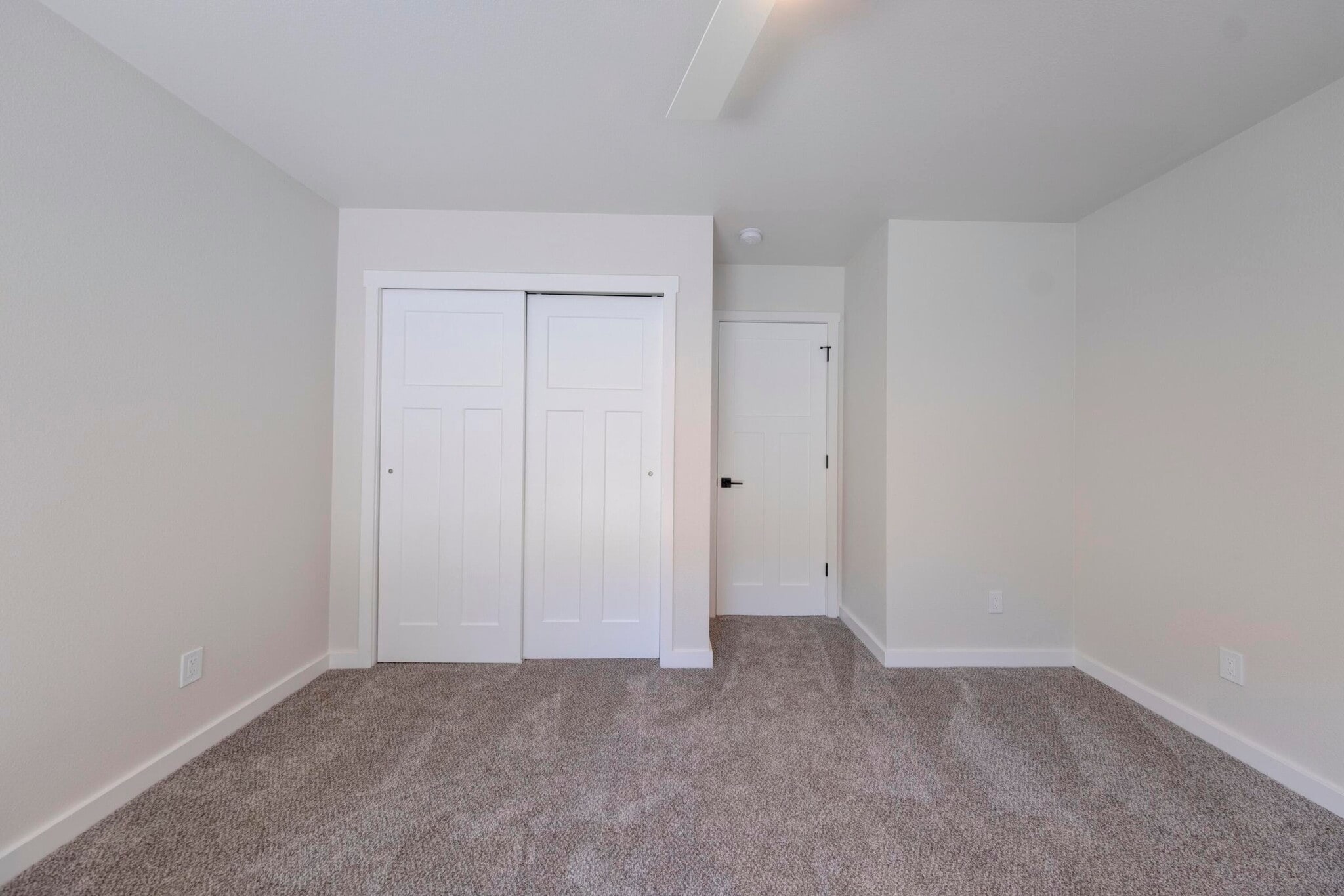 Building Photo - 744 E Loucks St