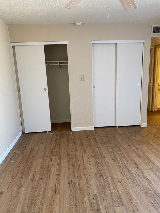 Building Photo - 3840 W Mission Ln