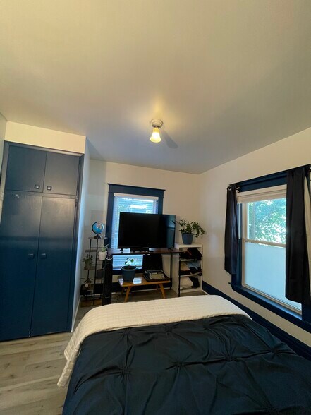 Building Photo - 1437 Quarry Ave NW