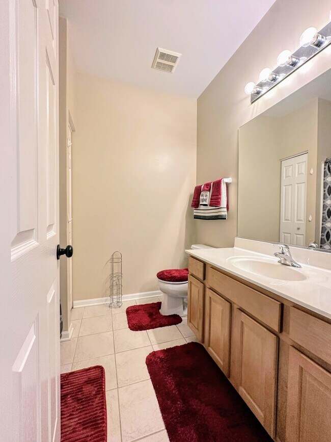 Building Photo - 2913 Concord Ln