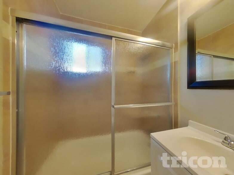 Building Photo - 500 Shaddick Dr