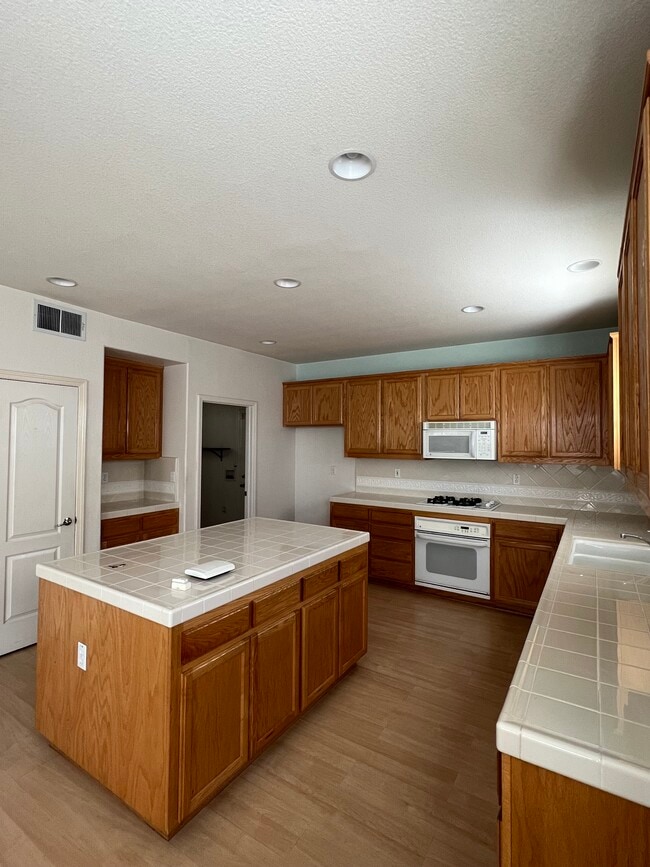 Building Photo - 2636 Carson Way