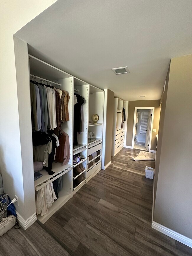 Building Photo - 14 Lago Norte