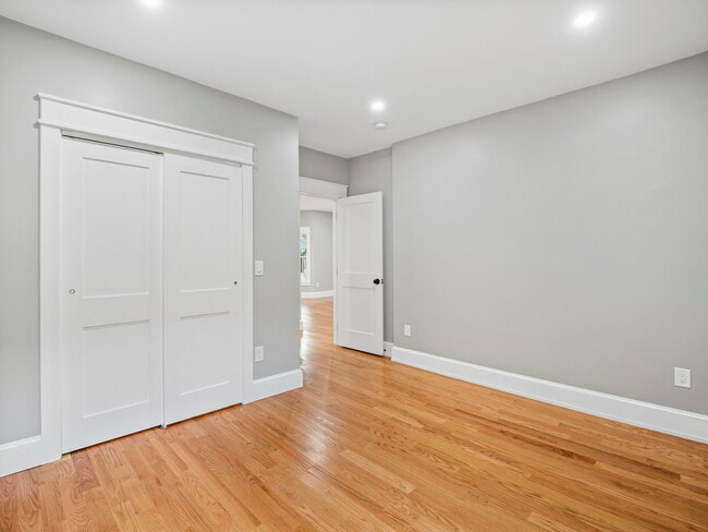 Building Photo - 10 Van Norden St