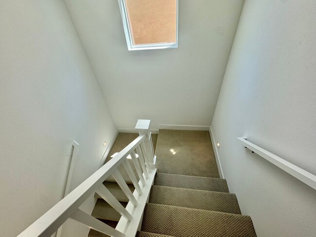 Building Photo - 27128 Skyland Wy