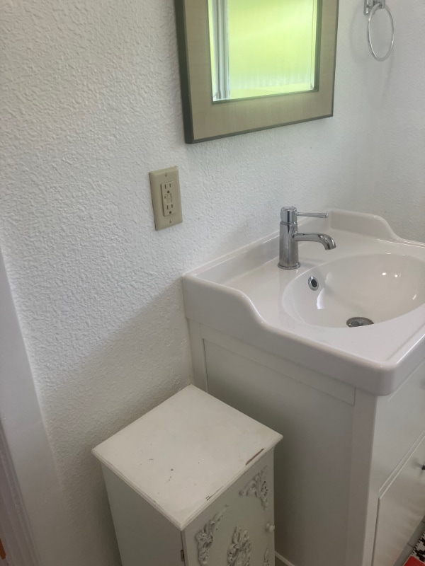 Building Photo - 190 Lubeck Rd