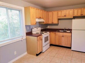 Building Photo - 1596 Line Cir