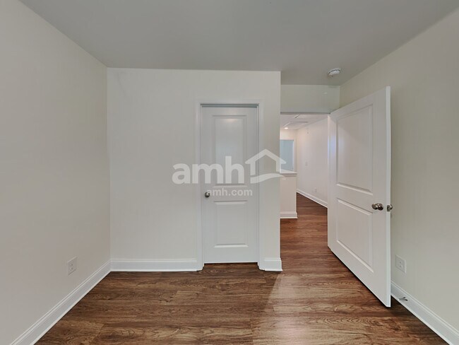 Building Photo - 4925 Wilcrest Ct