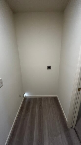 Building Photo - 4212 Menga Dr