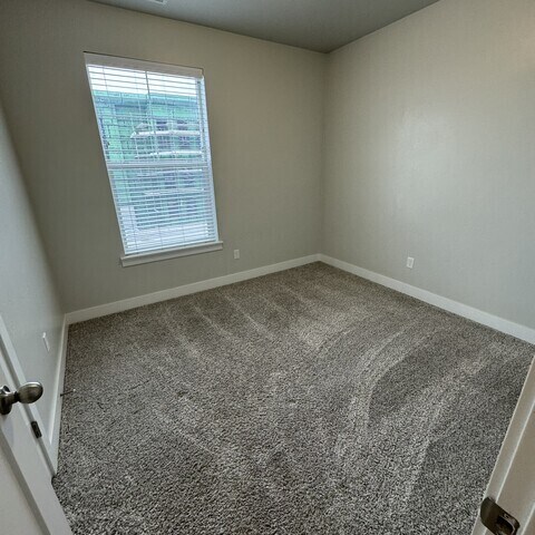 Building Photo - JACKSON KK 201 (PRIVATE)