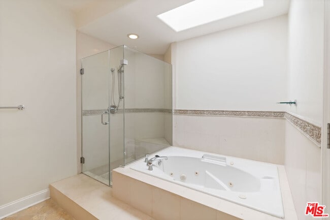 Building Photo - 1875 S Beverly Glen Blvd