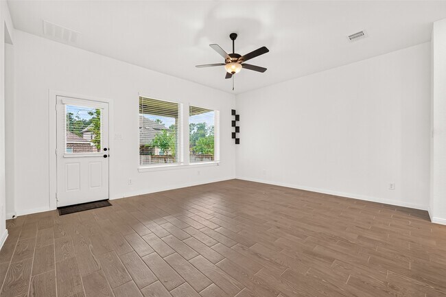 Building Photo - 453 Embden Rim Dr