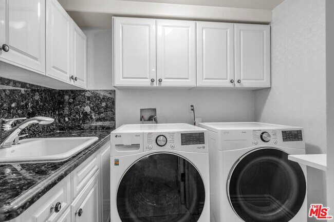 Building Photo - 11244 Briarcliff Ln