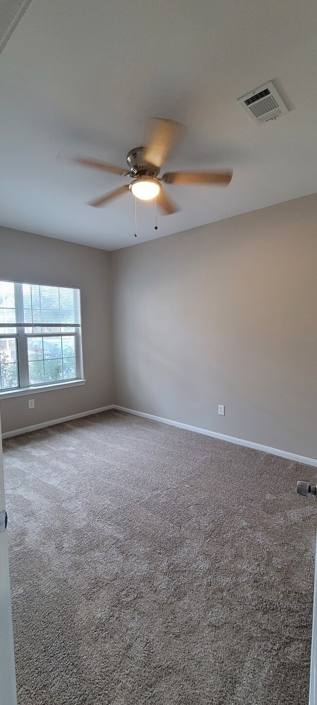 Building Photo - 8110 Woodward St