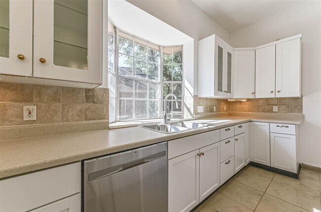 Building Photo - 15206 Evergreen Knoll Ln