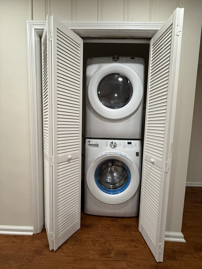 Building Photo - 3085 Stantondale Dr