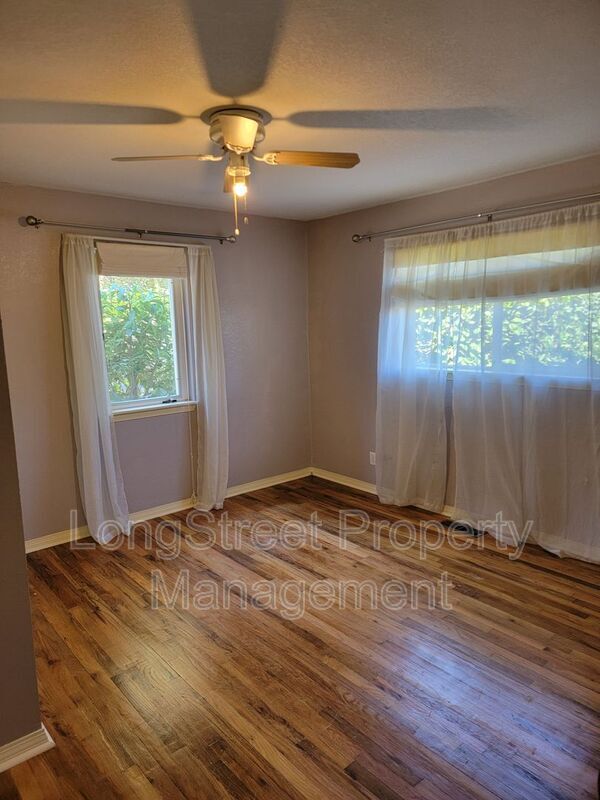 Building Photo - 780 SE Marion Ave