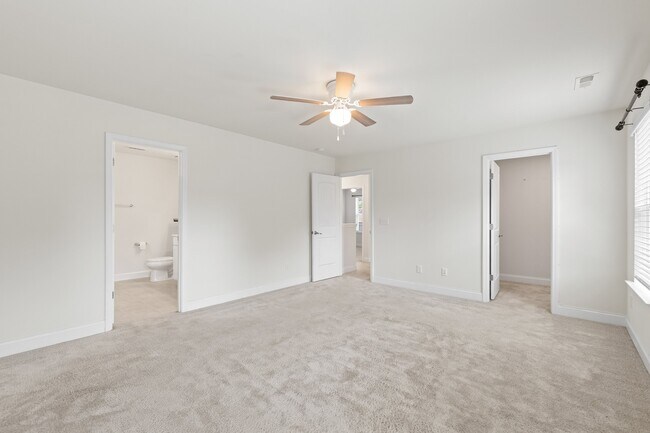 Building Photo - 404 Avery Glenn Way