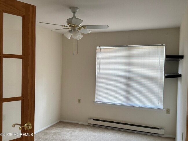 Building Photo - 561B Malvern Ct