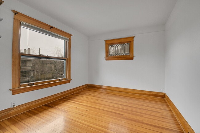 Building Photo - $1,475, 1 bed, 1 bath located in Denver