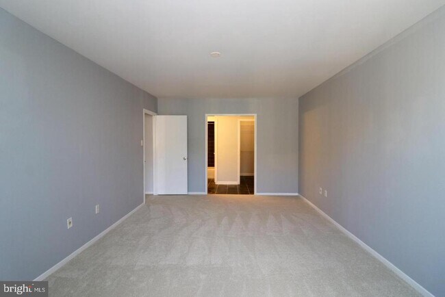 Building Photo - 3705 S George Mason Dr