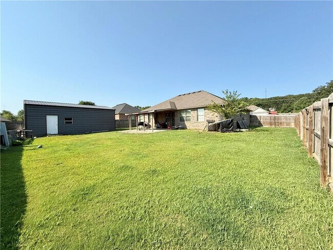 Building Photo - 1140 Willow Oak
