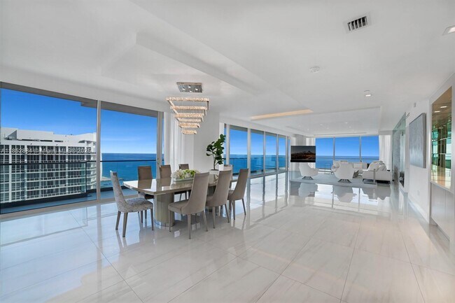 Building Photo - 10203 Collins Ave
