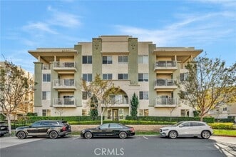 Building Photo - 5450 Strand