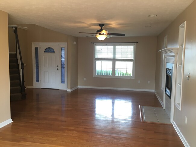 Building Photo - 320 Emmaus Cir