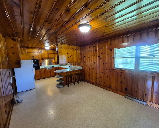 Building Photo - 207 Hooks Ave