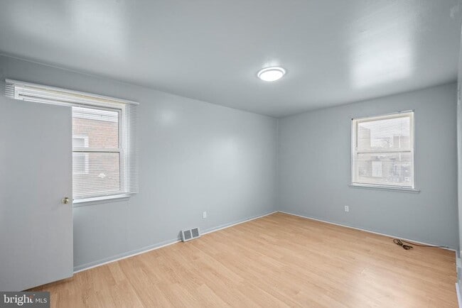 Building Photo - 7727 Langdon St