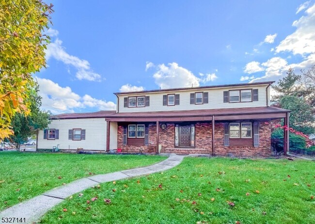 Primary Photo - 215 Monroe Ave