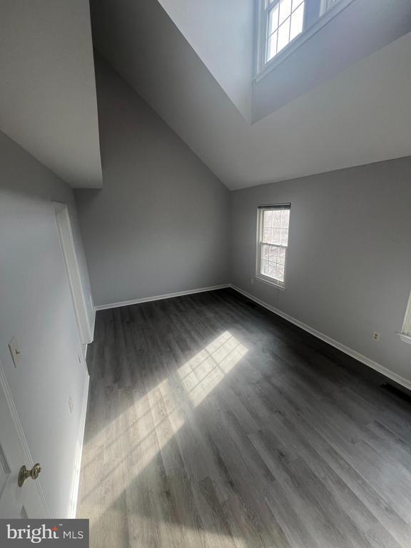 Building Photo - 3325 Midland Ct