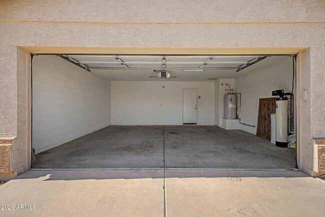 Building Photo - 8752 W Melinda Ln