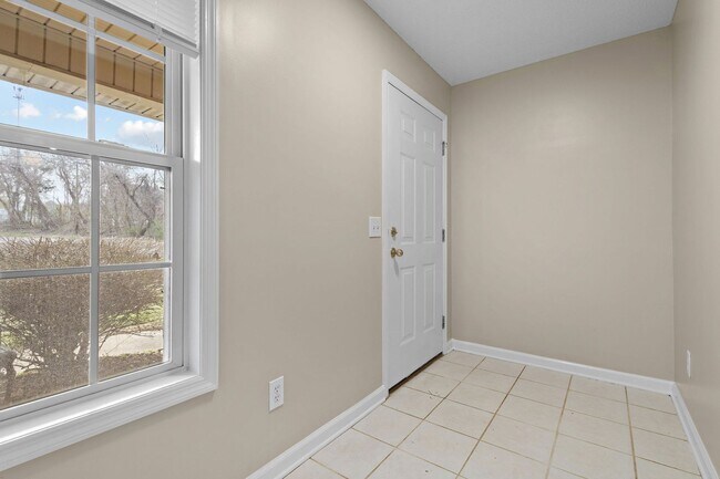 Building Photo - Large Home in Harvest