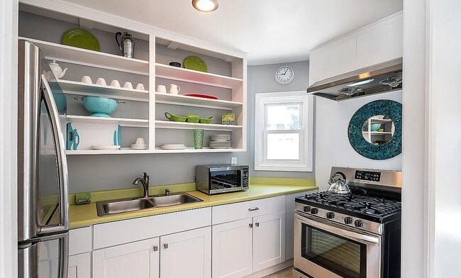 Building Photo - 11120 Queensland St