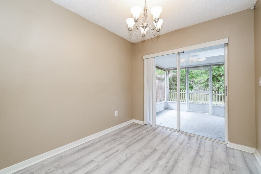 Building Photo - 6719 Summer Cove Dr