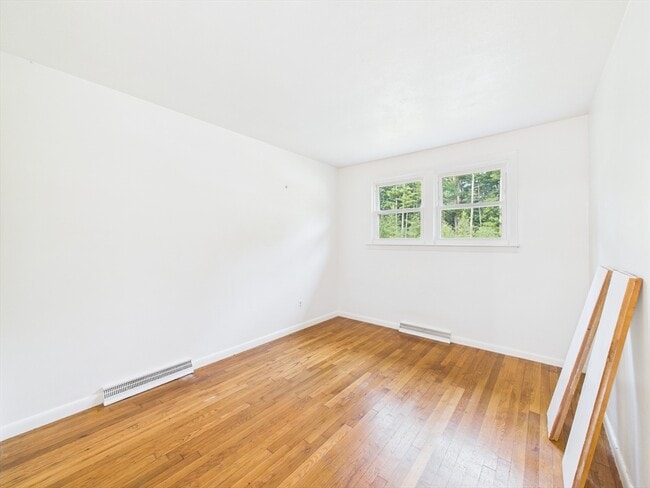 Building Photo - 91 Old Post Rd