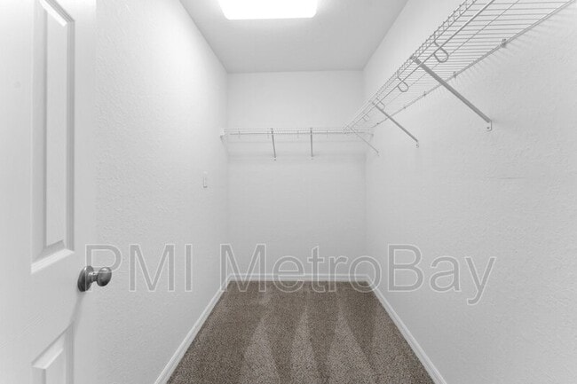 Building Photo - 9461 N Sandree Dr