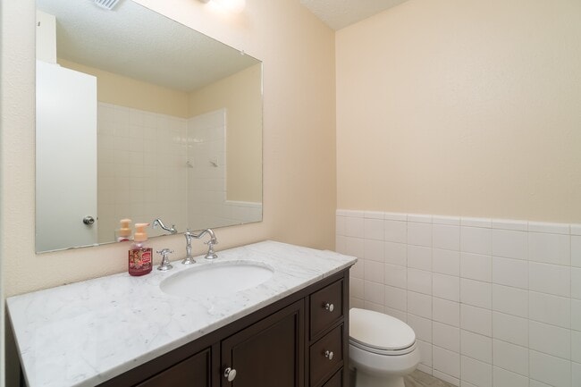 Building Photo - 5306 Acorn Ct