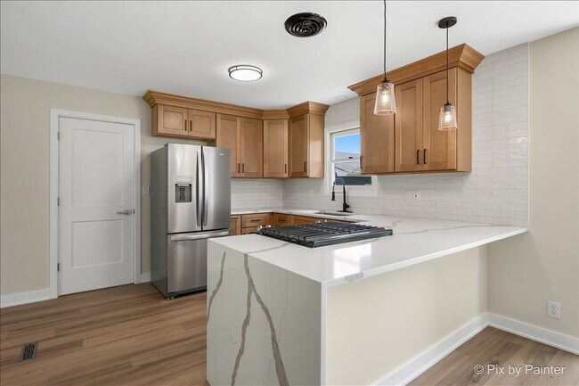 Building Photo - 355 Hilltop Dr