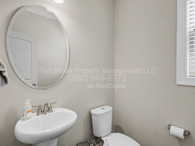 Building Photo - 8742 Whitehawk Hill Rd