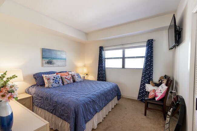 Building Photo - 7700 Seawall Blvd